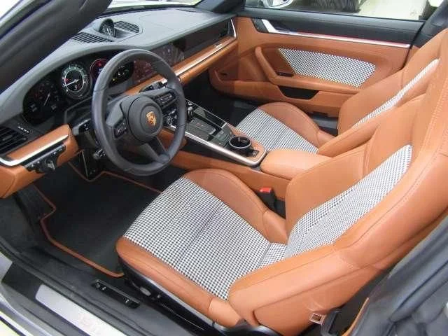 Porsche PORSCHE 911 タルガ4S　GTS photo 3