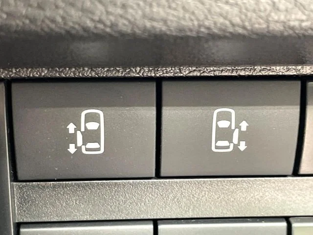 Mitsubishi DELICA MINI G　プレミアム photo 3