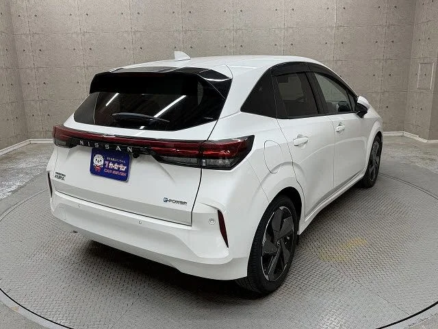 Nissan AURA G photo 3