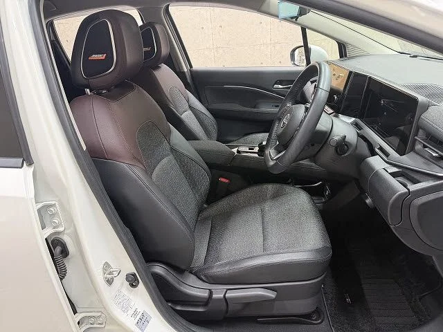 Nissan AURA G photo 4