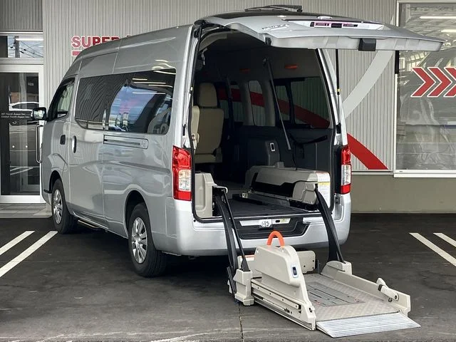 Nissan NV350 CARAVAN 4WD チェアキャブ車いす2名仕様　4WD 2020