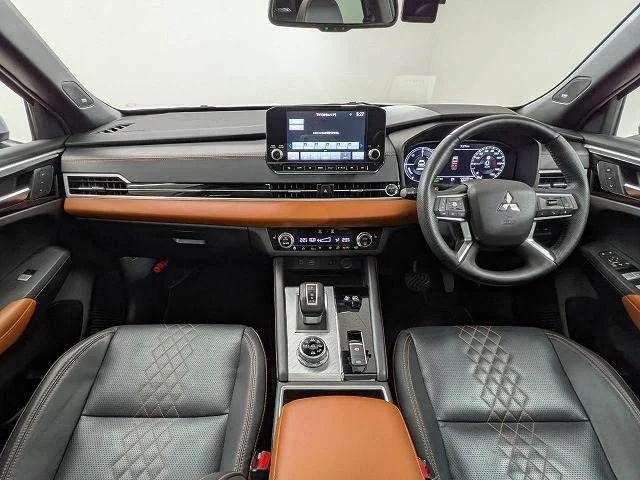 Mitsubishi OUTLANDER PHEV P photo 2