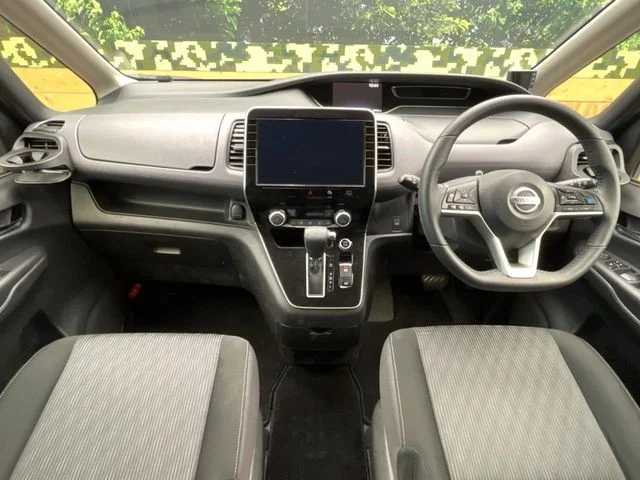 Nissan SERENA S-HYBRID ハイウェイスター　V photo 2