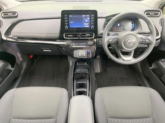 Toyota AQUA G photo 2
