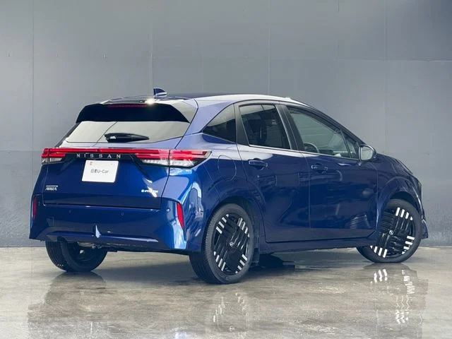 Nissan AURA G photo 2