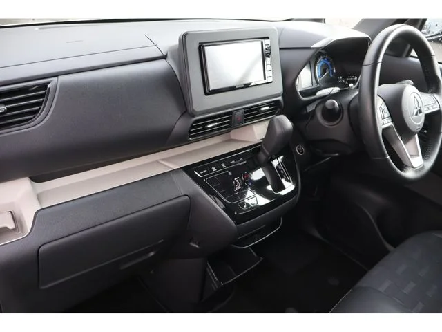 Mitsubishi DELICA MINI G photo 2