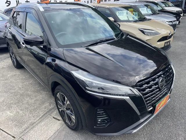 Nissan KICKS X photo 2