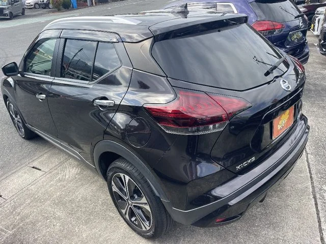 Nissan KICKS X photo 3