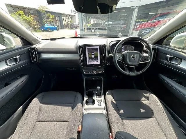 Volvo VOLVO XC40 B4　モメンタム photo 2