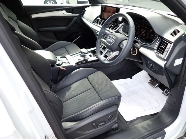 Audi AUDI Q5 SPORTBACK 40　TDI　クワトロ　Sライン photo 2
