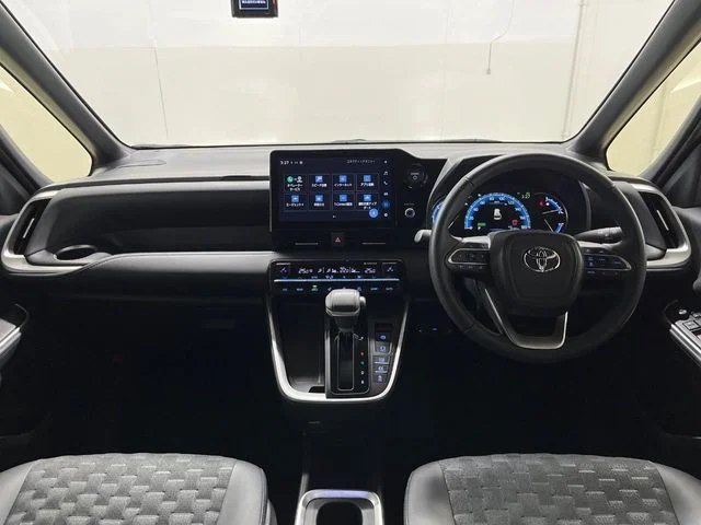 Toyota VOXY HYBRID S−Z photo 2