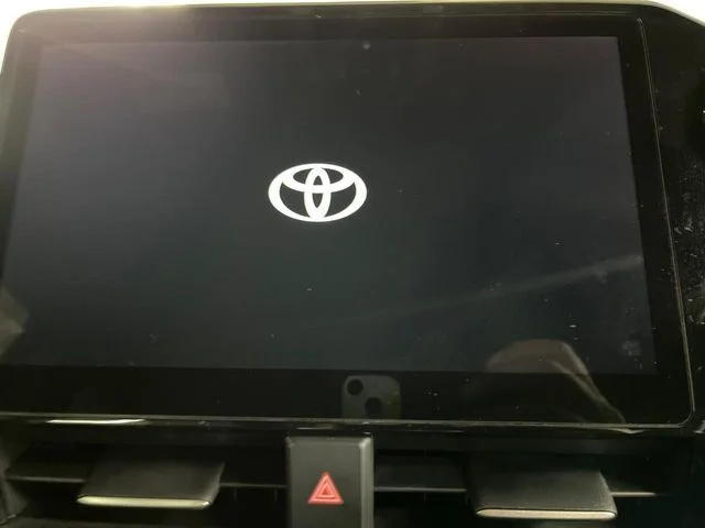 Toyota VOXY HYBRID S−Z photo 3