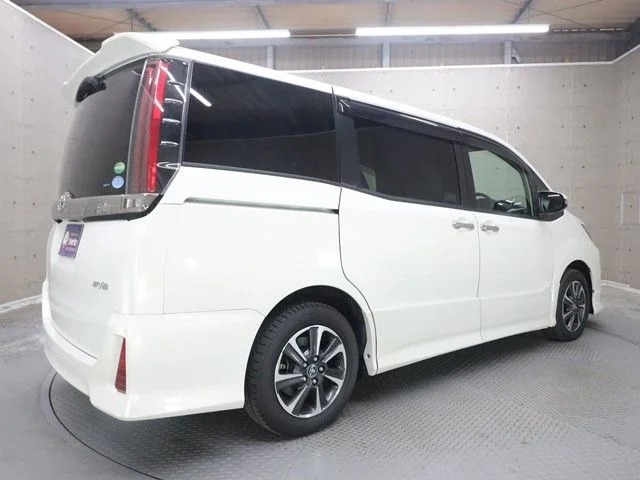 Toyota NOAH Si　ダブルバイビー2 photo 2