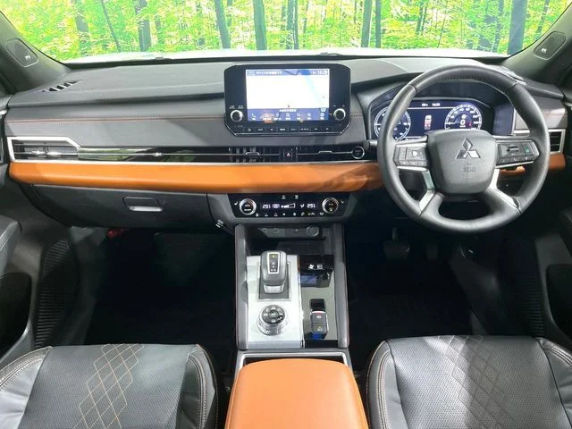Mitsubishi OUTLANDER PHEV P photo 2