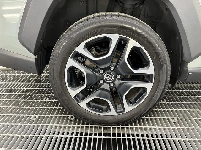 Toyota RAV4 4WD アドベンチャー photo 4