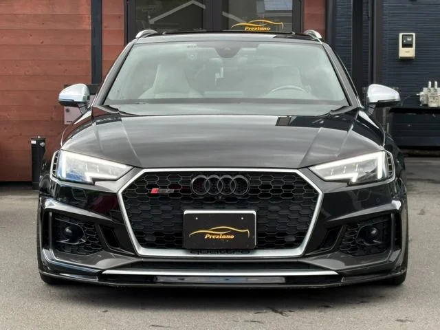 Audi AUDI RS4 AVANT ベースグレード photo 2
