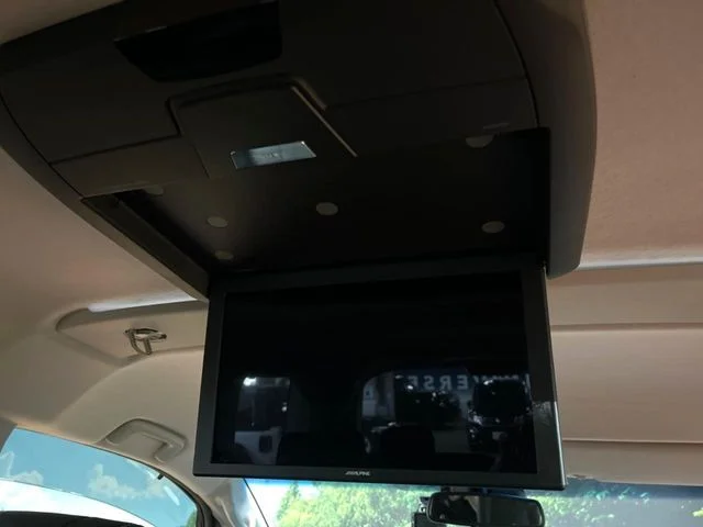 Mitsubishi DELICA D:5 4WD シャモニー photo 3