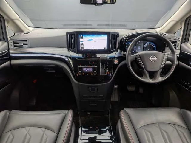 Nissan ELGRAND 250Hスタープレミアム　アーバンクロム photo 3
