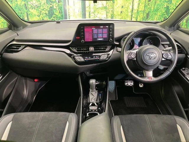 Toyota C-HR S　ハイブリッド　GR　スポーツ photo 2