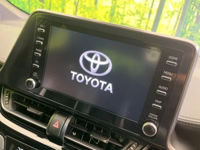 Toyota C-HR S　ハイブリッド　GR　スポーツ photo 4