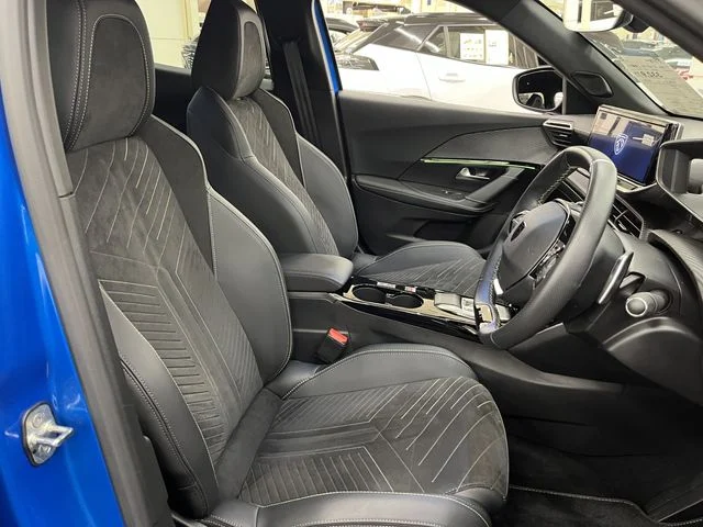 Peugeot PEUGEOT 2008 GT　ブルーHDi photo 4