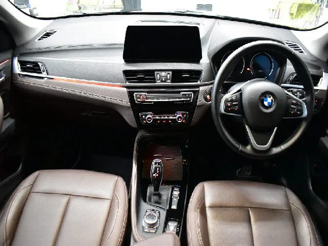 Bmw BMW X1 xDrive18d　xライン photo 2