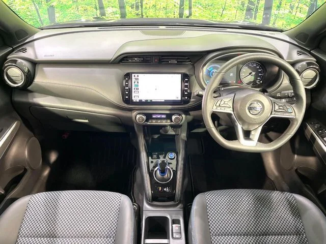 Nissan KICKS X photo 2