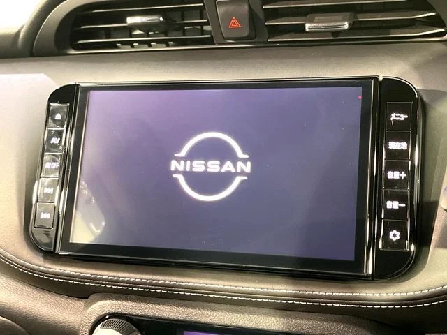 Nissan KICKS X photo 3