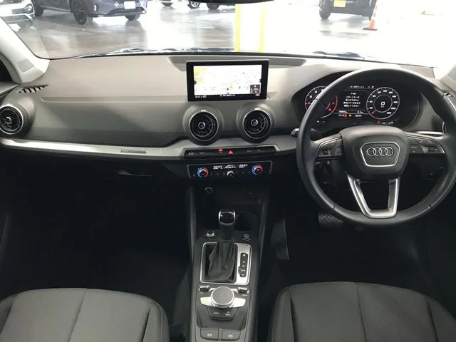 Audi AUDI Q2 35　TFSI　アドバンスド photo 3