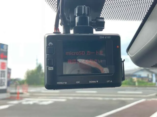 Toyota YARIS HYBRID G photo 3