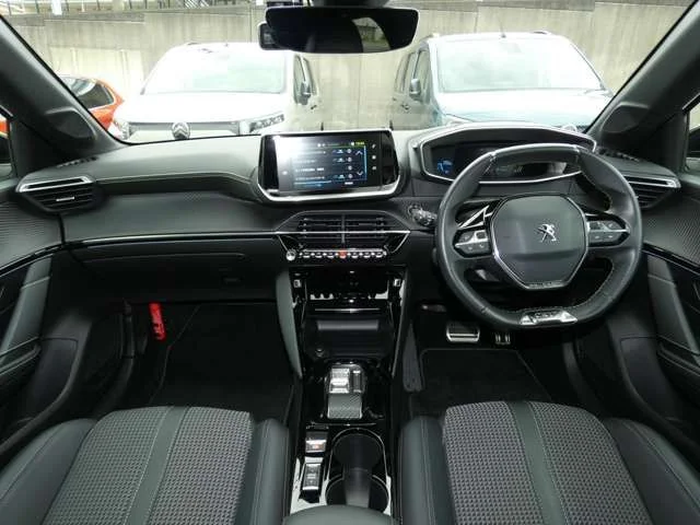 Peugeot PEUGEOT e-208 GT photo 3