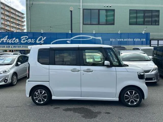 Honda N BOX CUSTOM ベースグレード photo 3