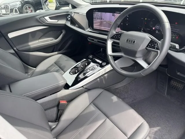 Audi AUDI A5 Sedan TFSI　クワトロ photo 2