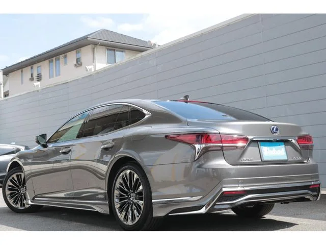 Toyota LEXUS LS500h エグゼクティブ photo 2