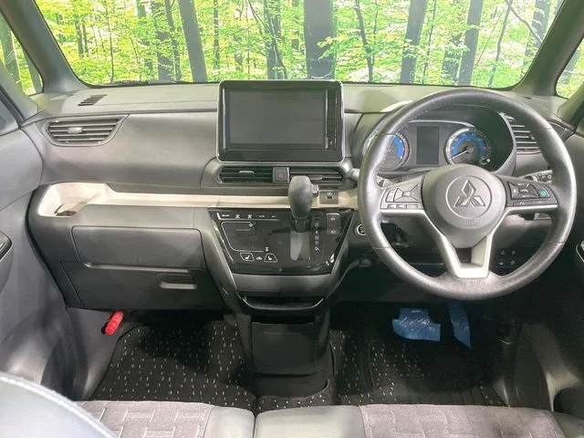 Mitsubishi DELICA MINI T　プレミアム photo 2