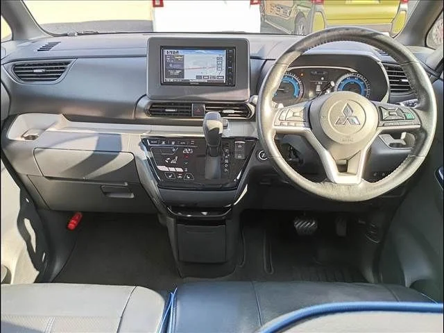 Mitsubishi DELICA MINI T　プレミアム photo 2
