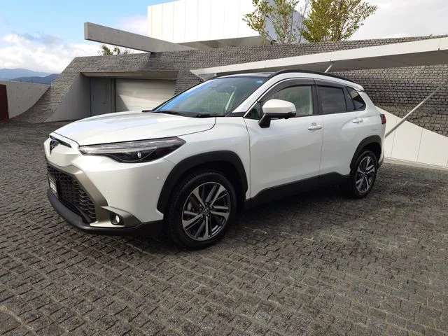 Toyota COROLLA CROSS HYBRID Z photo 2