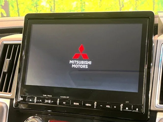 Mitsubishi DELICA D:5 4WD P photo 4