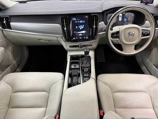 Volvo VOLVO V90 D4　モメンタム photo 2