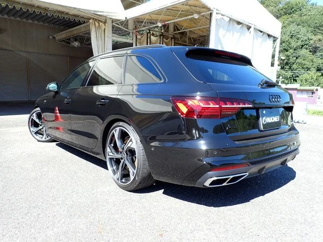 Audi AUDI A4 AVANT ブラック　スタイル　プラス photo 3