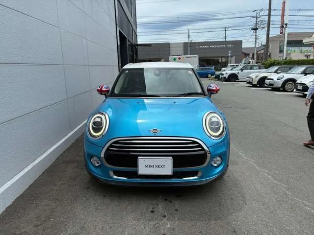 Bmw MINI COOPER D 5DOOR ベースグレード photo 2