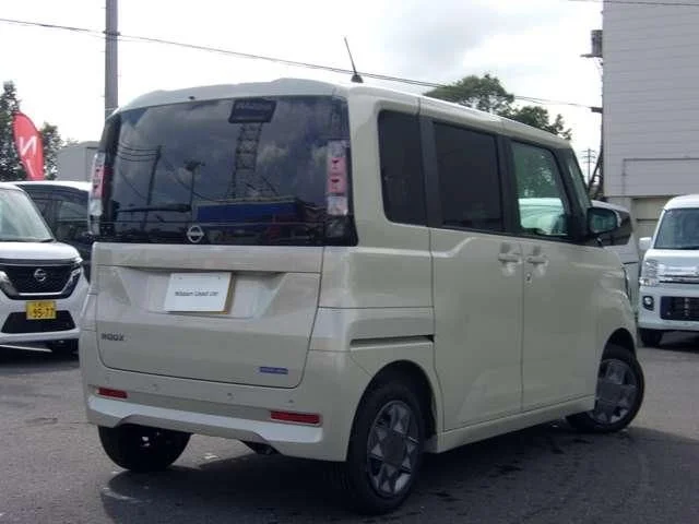 Nissan ROOX 4WD X photo 2