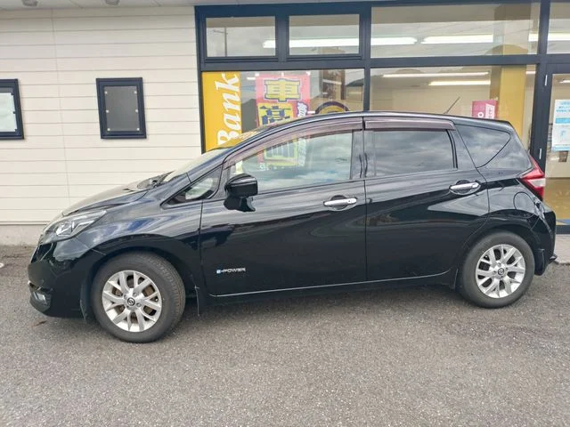 Nissan NOTE e−POWER　メダリスト photo 4