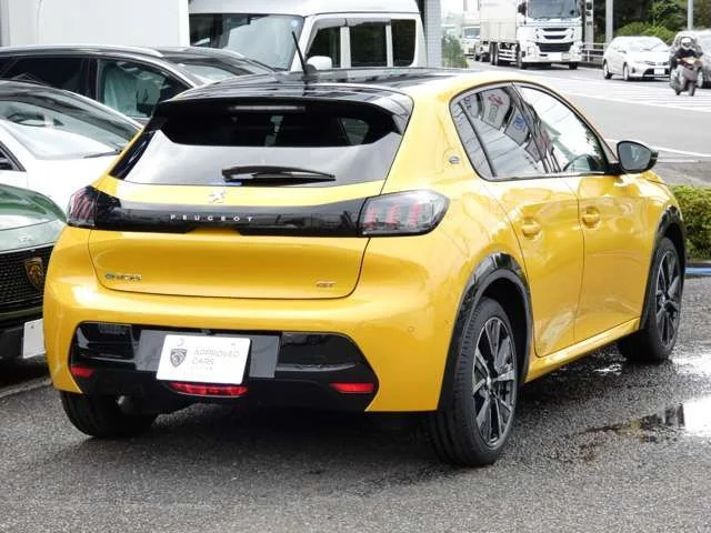 Peugeot PEUGEOT e-208 GT photo 2