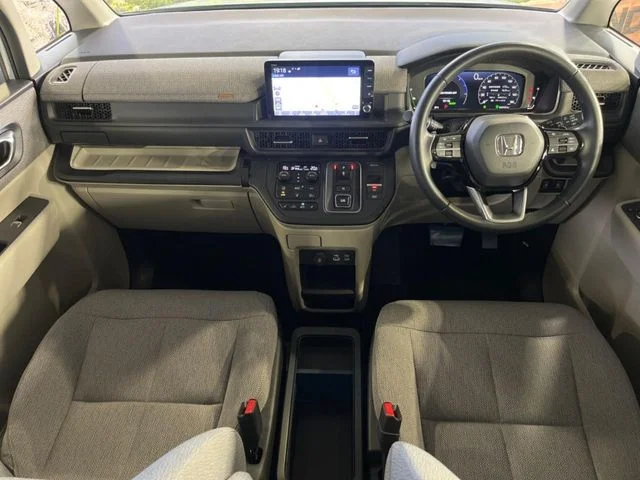 Honda STEPWAGON e:HEV エアー　EX photo 3