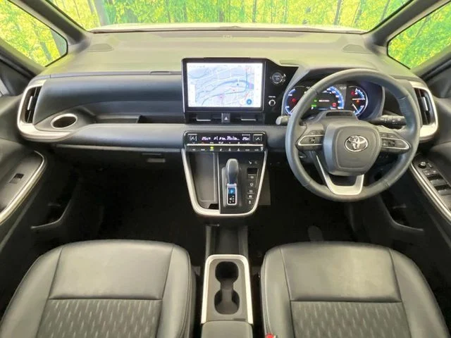 Toyota NOAH HYBRID S−Z photo 3