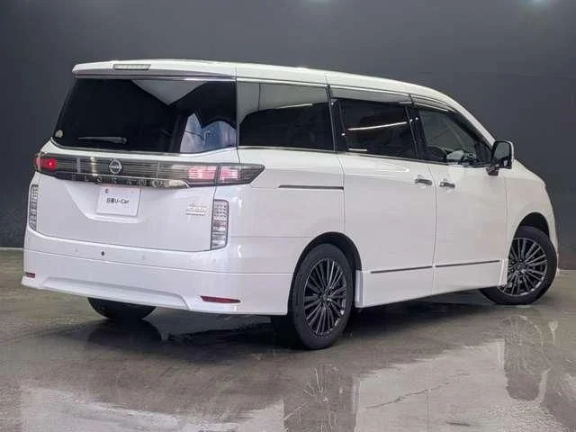 Nissan ELGRAND 250ハイウェイスターS　アーバンクロム photo 2