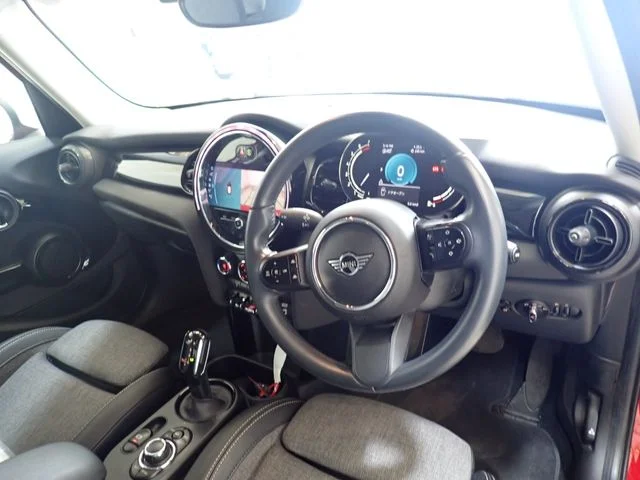 Bmw MINI COOPER 5DOOR ベースグレード photo 2