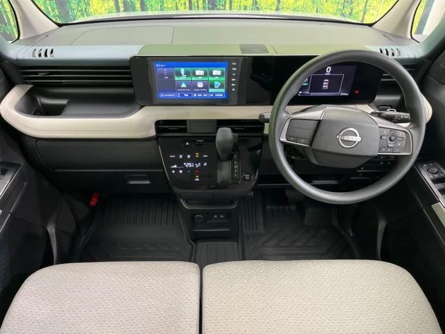 Nissan ROOX X photo 2