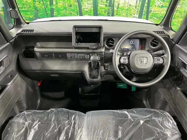 Honda N BOX CUSTOM ベースグレード photo 2